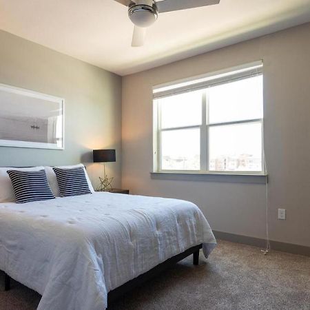 Landing Modern Apartment With Amazing Amenities Остин Экстерьер фото