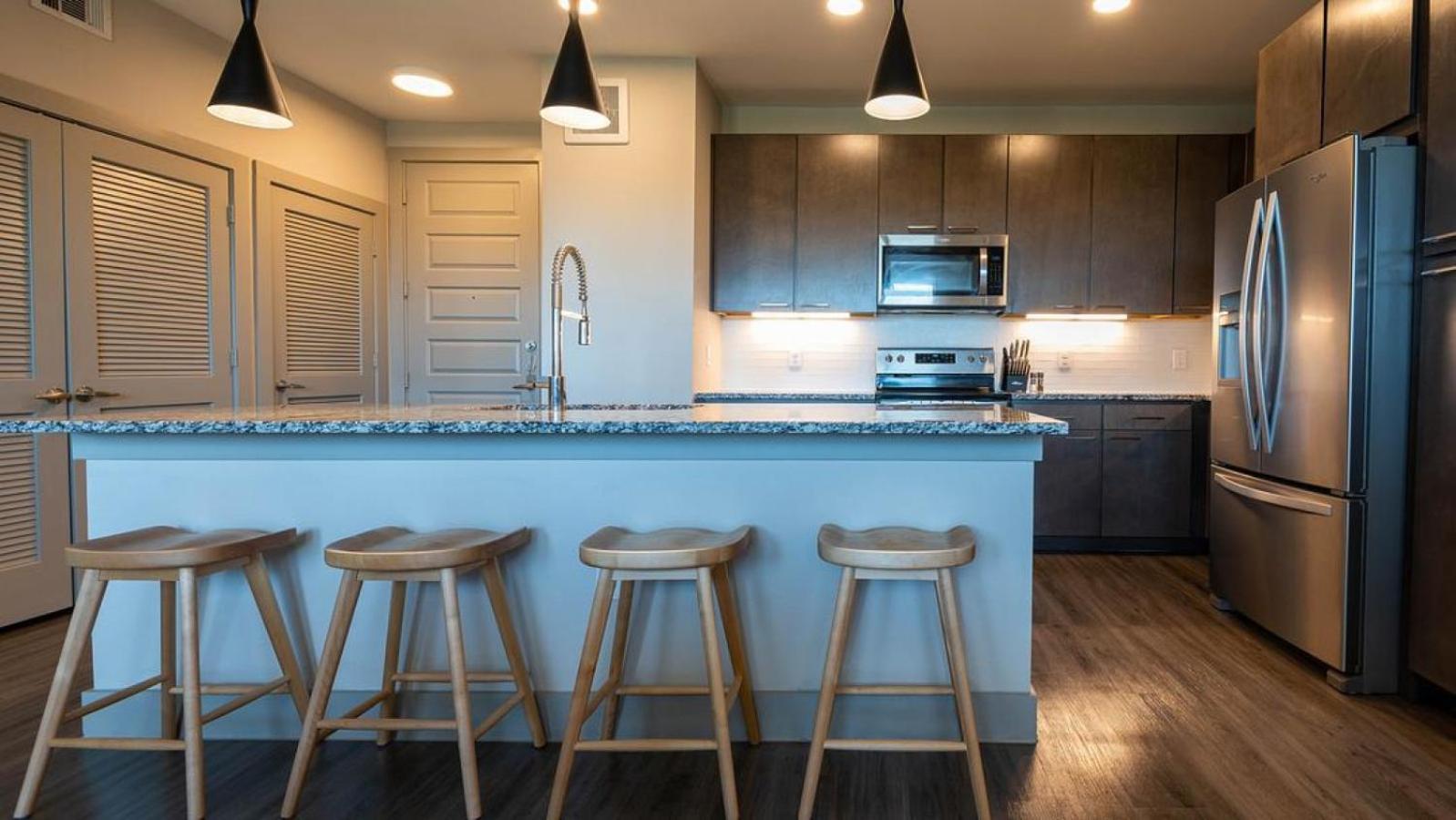 Landing Modern Apartment With Amazing Amenities Остин Экстерьер фото