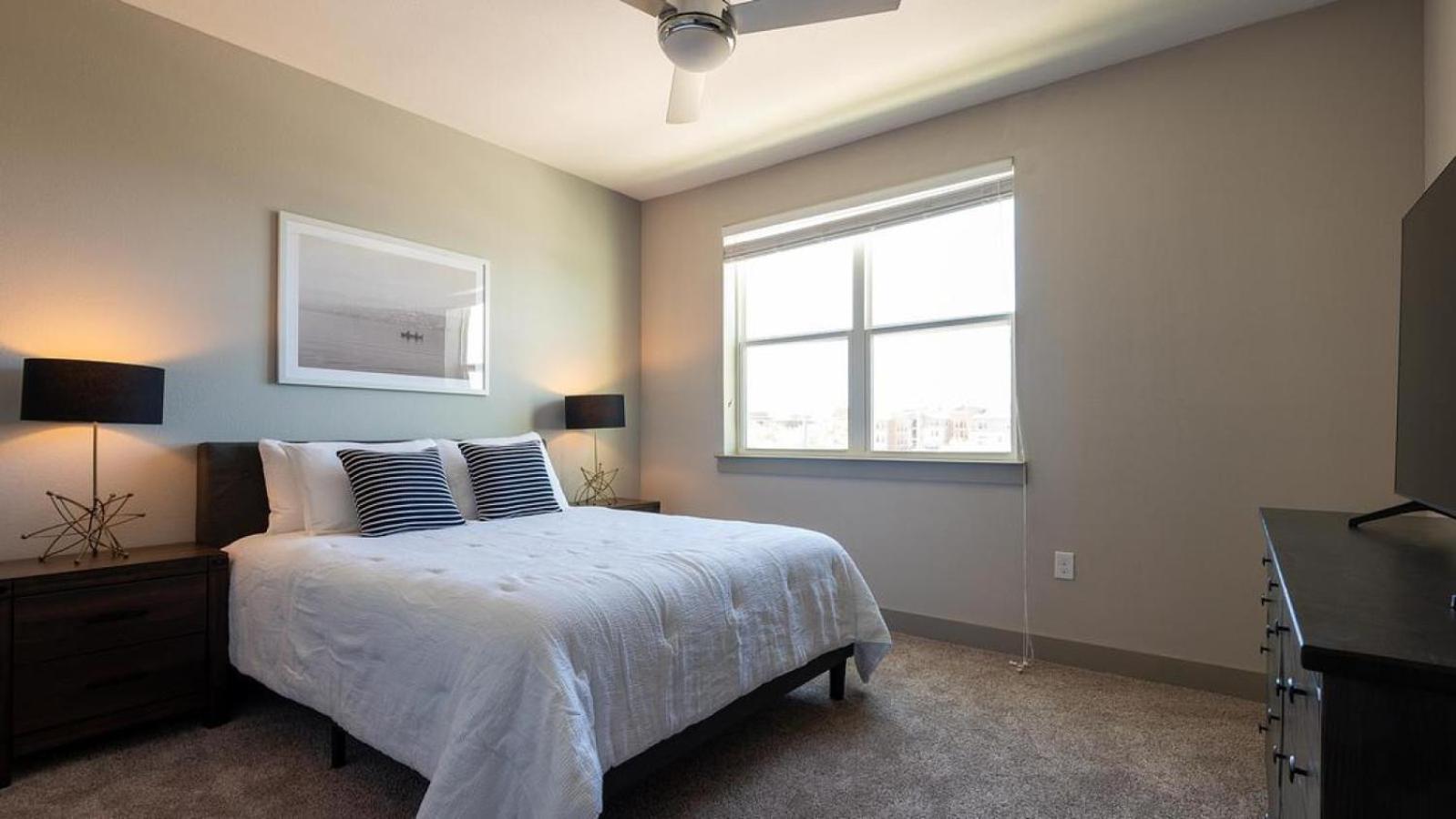 Landing Modern Apartment With Amazing Amenities Остин Экстерьер фото