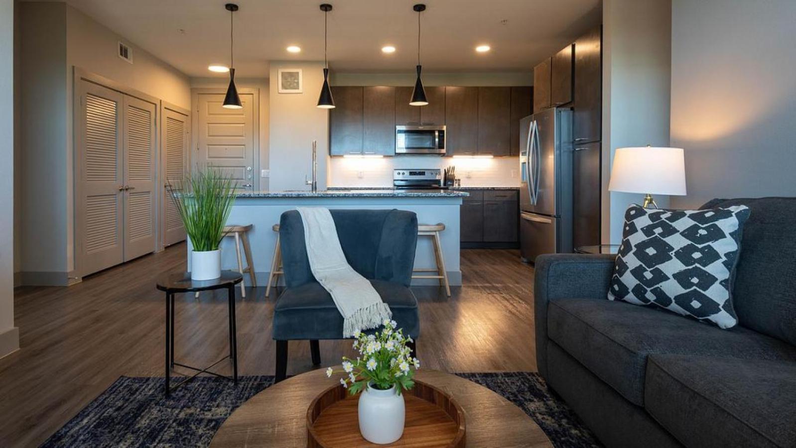 Landing Modern Apartment With Amazing Amenities Остин Экстерьер фото